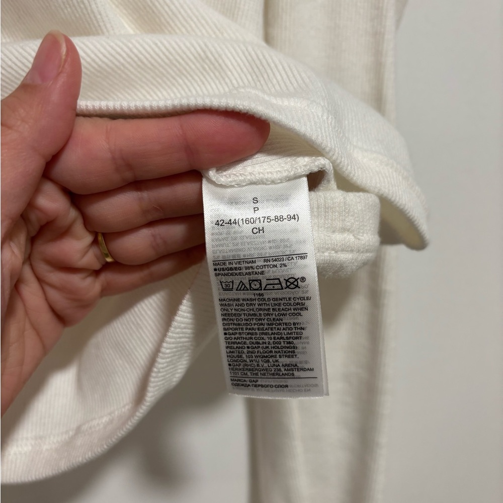 Mockneck Rib Cold Shoulder Top - Picture 8 of 10